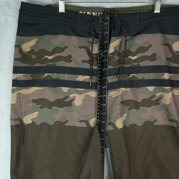 Old Navy California Board Shorts Mens 38x9 Camo Swimwear Beach Stretch - Picture 8 of 10